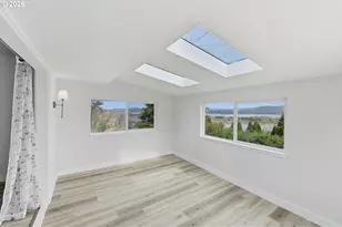 546 W Fir Ave, Coos Bay, OR 97420 - Photo 12