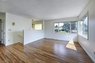 1202 Ogden Ave, Vancouver, WA 98660 - Photo 2