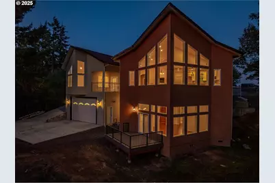 2495 Chester St, North Bend, OR 97459 - Photo 2