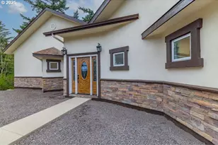 2495 Chester St, North Bend, OR 97459 - Photo 8