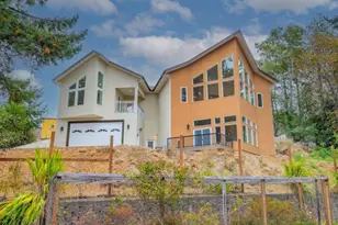 2495 Chester St, North Bend, OR 97459 - Photo 4