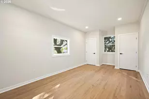 10721 NE 2nd Ave, Portland, OR 97211 - Photo 12