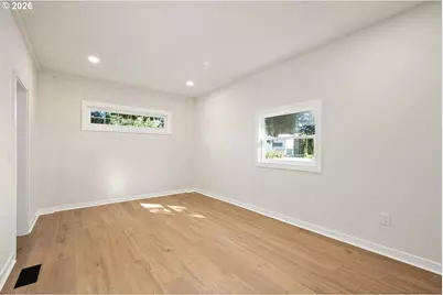 10721 NE 2nd Ave, Portland, OR 97211 - Photo 14