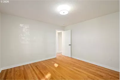 10721 NE 2nd Ave, Portland, OR 97211 - Photo 16