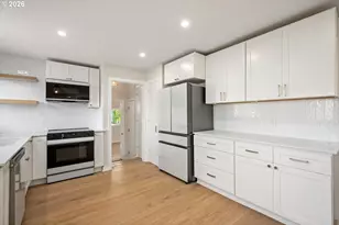 10721 NE 2nd Ave, Portland, OR 97211 - Photo 8