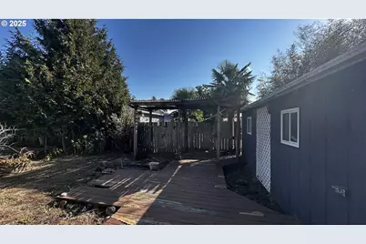 920 NE 77th Ave, Portland, OR 97213 - Photo 4