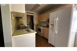 920 NE 77th Ave, Portland, OR 97213 - Photo 14