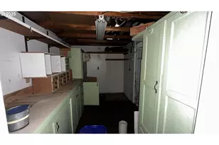 920 NE 77th Ave, Portland, OR 97213 - Photo 8