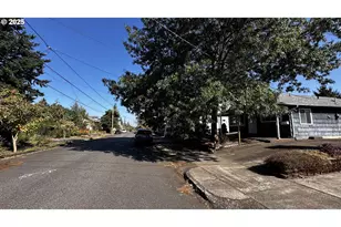 920 NE 77th Ave, Portland, OR 97213 - Photo 32