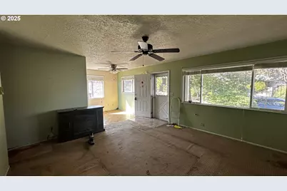 920 NE 77th Ave, Portland, OR 97213 - Photo 10