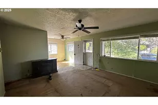 920 NE 77th Ave, Portland, OR 97213 - Photo 10