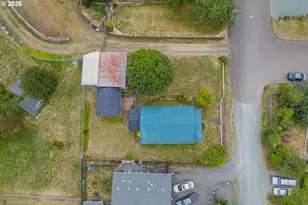 131 Bender St, Myrtle Point, OR 97458 - Photo 6