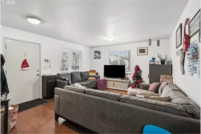 501 SE 157th Ave, Portland, OR 97233 - Photo 4