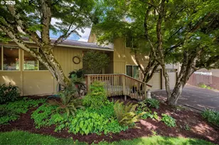 2090 Hawkins Ln, Eugene, OR 97405 - Photo 4
