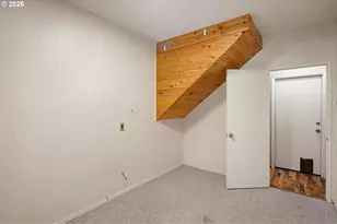 2090 Hawkins Ln, Eugene, OR 97405 - Photo 30