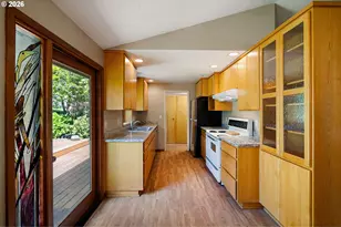 2090 Hawkins Ln, Eugene, OR 97405 - Photo 16