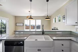 1876 Heath Dr, Eugene, OR 97402 - Photo 14