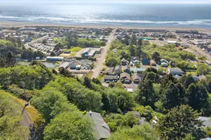 690 S 3rd Ave, Rockaway Beach, OR 97136 - Photo 36