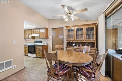 1925 Harvard Dr, Eugene, OR 97405 - Photo 10