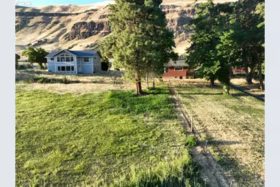 820 Biggs Rufus Hwy, Rufus, OR 97050 - Photo 2