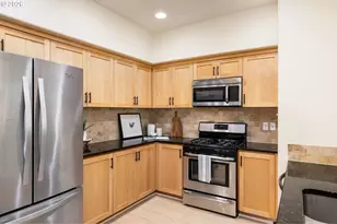 323 SW 203rd Terrace, Beaverton, OR 97006 - Photo 12