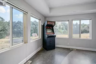 7002 Rainbow Dr, Salem, OR 97306 - Photo 16