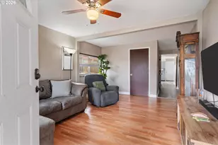 602 Burcham St, Kelso, WA 98626 - Photo 4