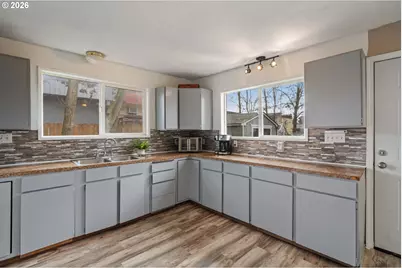 602 Burcham St, Kelso, WA 98626 - Photo 14