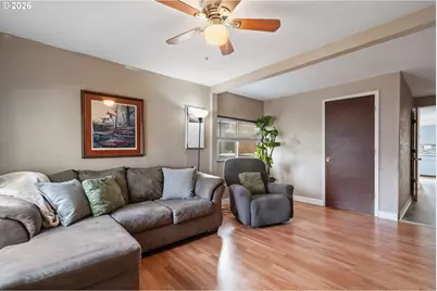 602 Burcham St, Kelso, WA 98626 - Photo 6