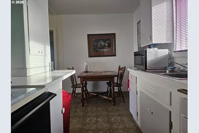 466 S 6th St, Independence, OR 97351 - Photo 12