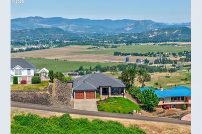 2960 NW Stacie Ct, Roseburg, OR 97471 - Photo 2