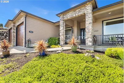 2960 NW Stacie Ct, Roseburg, OR 97471 - Photo 4