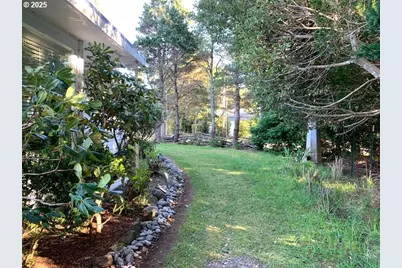 850 Lakeshore Dr, Port Orford, OR 97465 - Photo 28