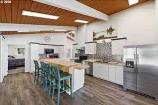 94475 Golf Course Ln, North Bend, OR 97459 - Photo 16