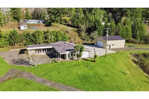 94475 Golf Course Ln, North Bend, OR 97459 - Photo 12