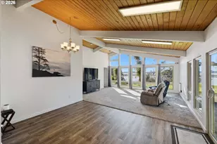 94475 Golf Course Ln, North Bend, OR 97459 - Photo 20