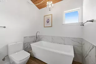 94475 Golf Course Ln, North Bend, OR 97459 - Photo 34