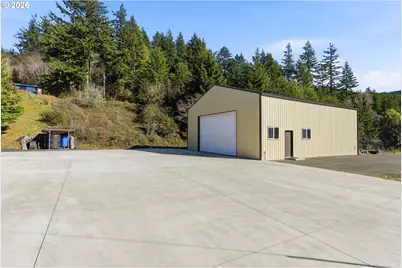 94475 Golf Course Ln, North Bend, OR 97459 - Photo 6