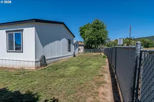 105 NW Stephanie Ct, Winston, OR 97496 - Photo 34