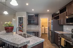 105 NW Stephanie Ct, Winston, OR 97496 - Photo 10