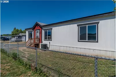 105 NW Stephanie Ct, Winston, OR 97496 - Photo 32