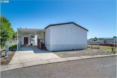 105 NW Stephanie Ct, Winston, OR 97496 - Photo 2