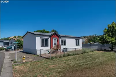 105 NW Stephanie Ct, Winston, OR 97496 - Photo 1