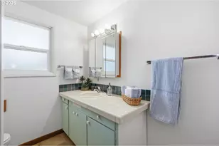 1090 Corydon St, Eugene, OR 97401 - Photo 32