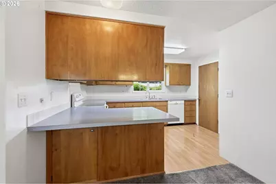 2158 N Danebo Ave, Eugene, OR 97402 - Photo 8