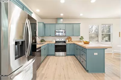 8062 SW 33rd Pl, Portland, OR 97219 - Photo 10