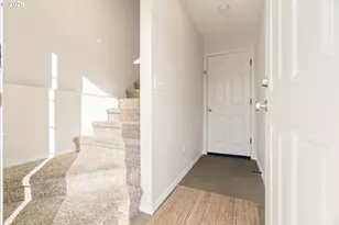 8062 SW 33rd Pl, Portland, OR 97219 - Photo 4