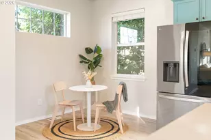 8062 SW 33rd Pl, Portland, OR 97219 - Photo 12