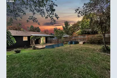 218 NW Ash St, McMinnville, OR 97128 - Photo 40