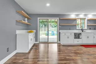 218 NW Ash St, McMinnville, OR 97128 - Photo 10